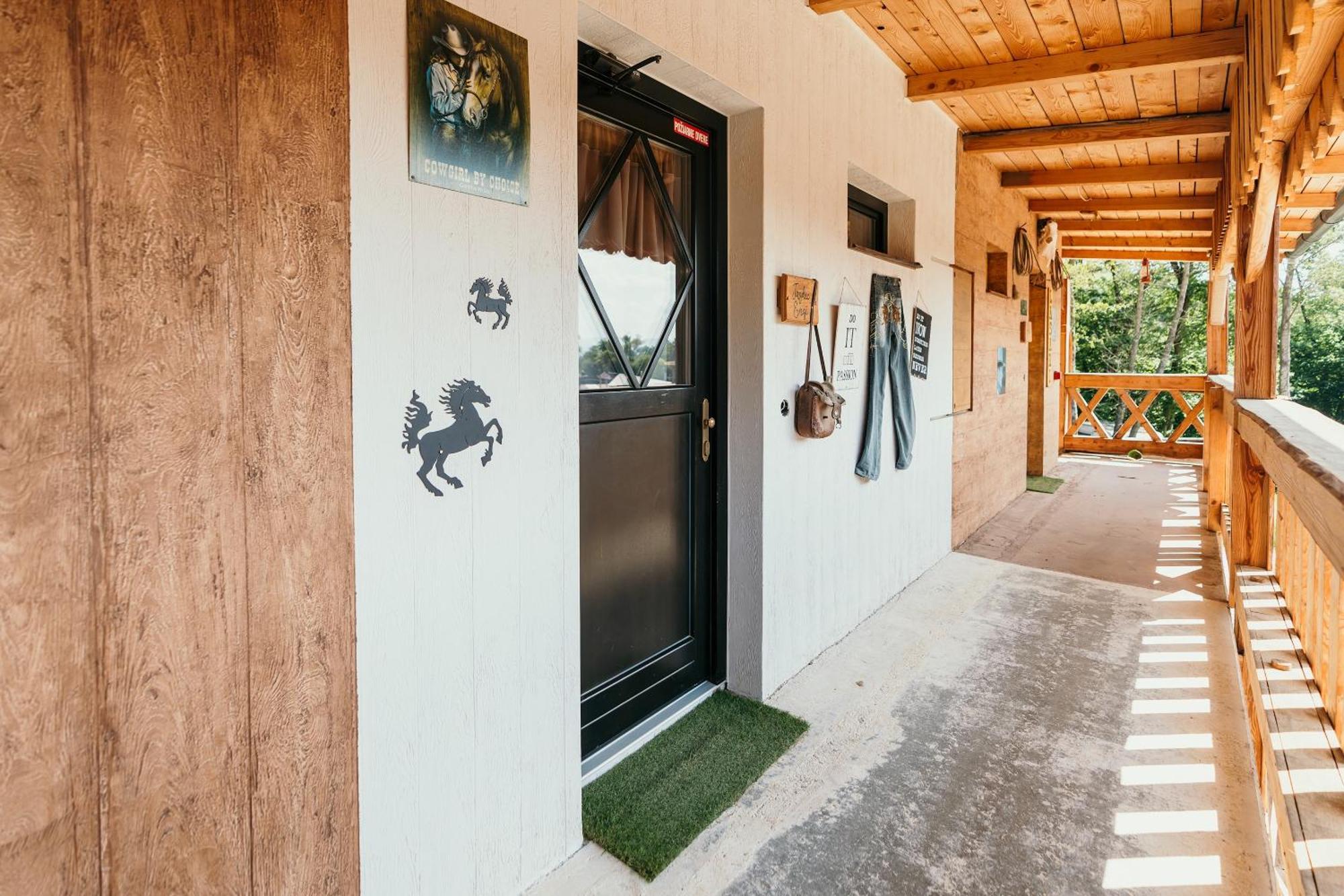 Ranch 13 - Western A Kone Nemšová Szoba fotó